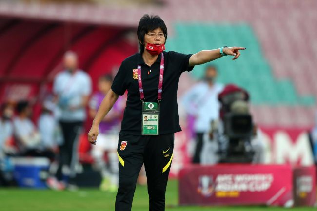 “为什么要让这些女孩子考出去，就是为了不让这样的事情发生”，在海清看来，张校长在山区办学的举动保护了大山女孩，抱着“女孩子受教育，可以改变三代人”的信念，张校长踏遍崎岖山路，温柔倾听着大山女孩们的遭遇，把一个又一个女孩带回校园，也点燃了她们内心深处对知识的渴求，让她们学会争取，把人生的选择权牢牢掌握在自己手中